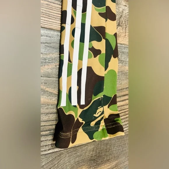 BAPE X ADIDAS’S AUTHENTIC ATHLETIC CAMO ARM SLEEVE PAIR - Picture 6 of 12